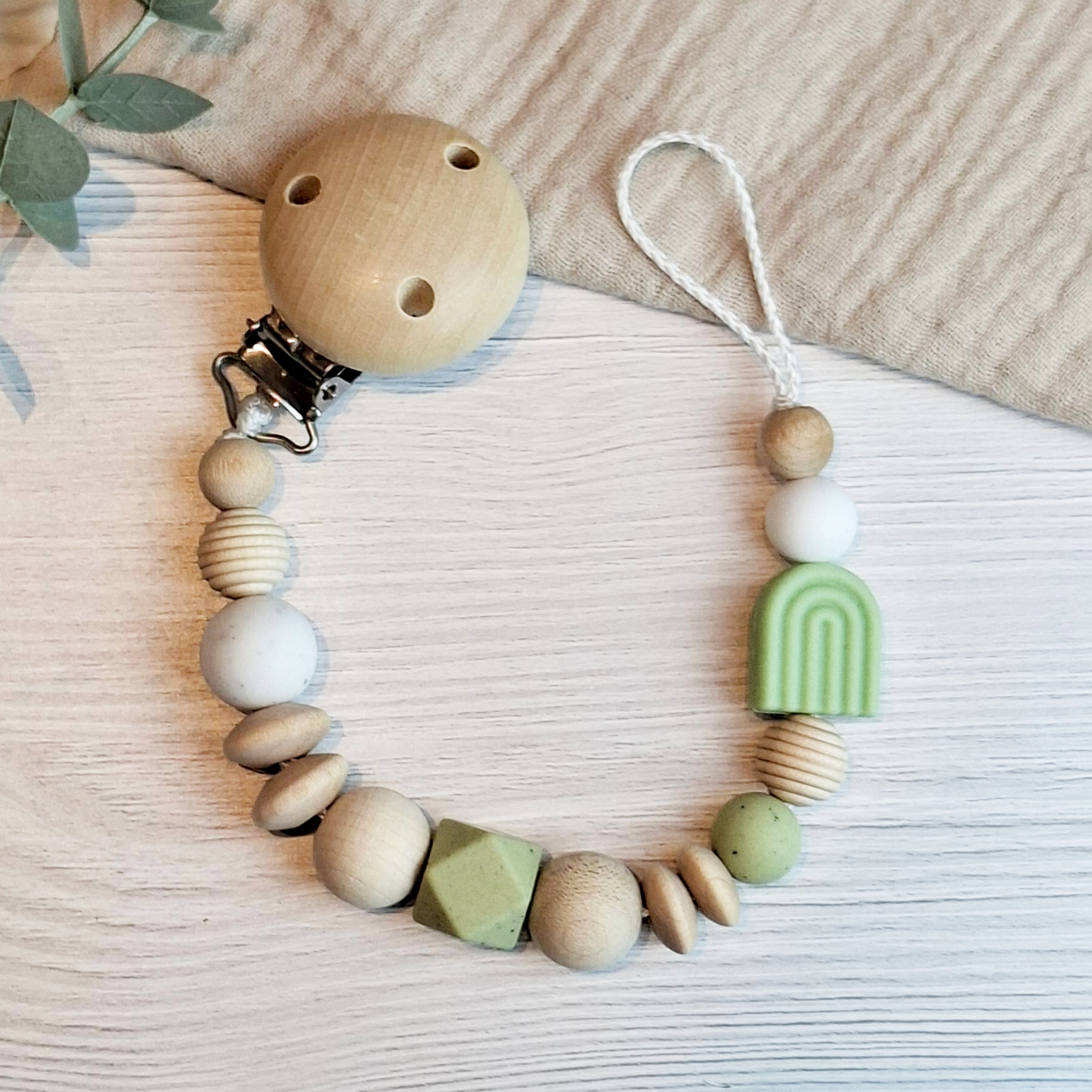 Schnullerkette Regenbogen olive